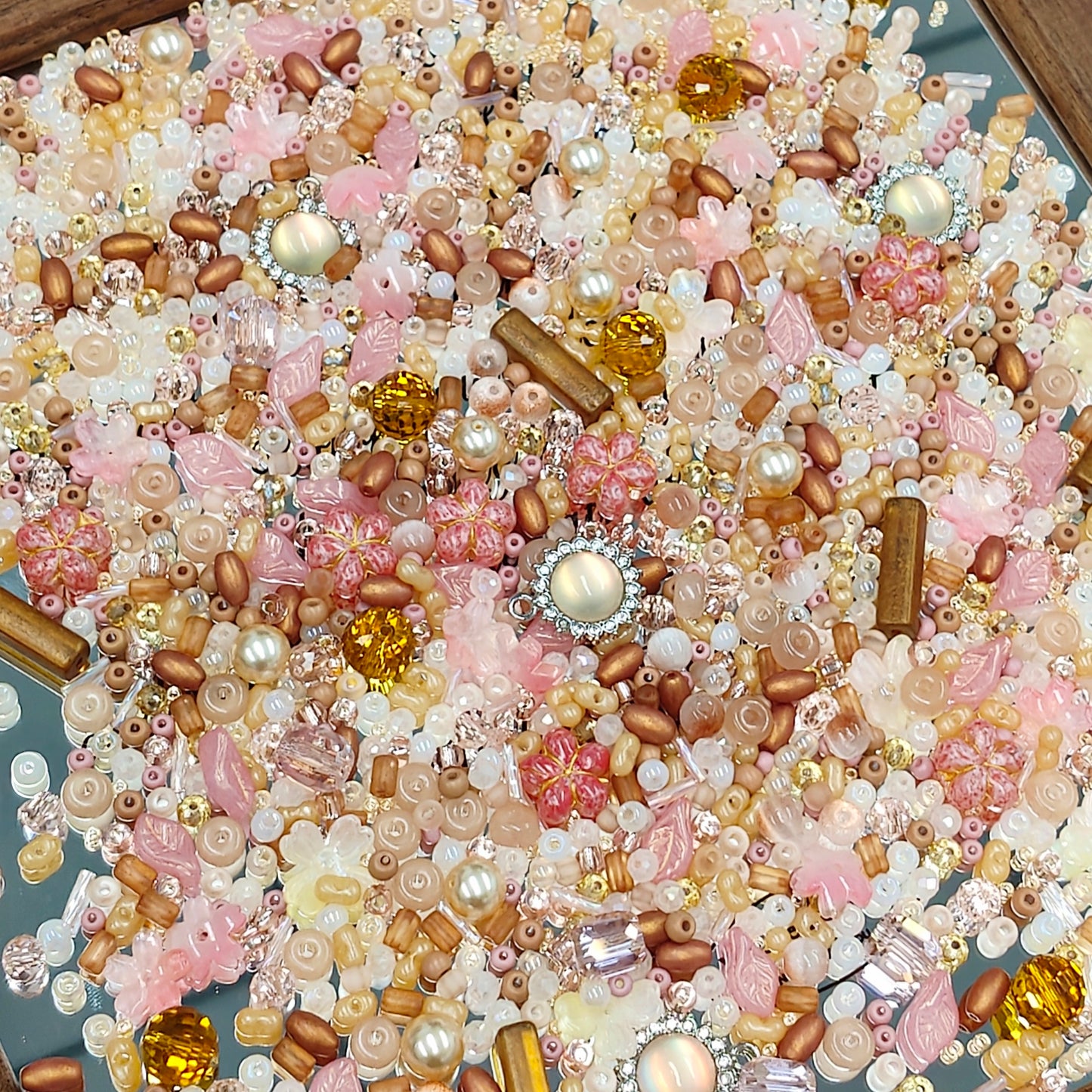 ✨【NEW】Seed Bead-Vanilla Petal