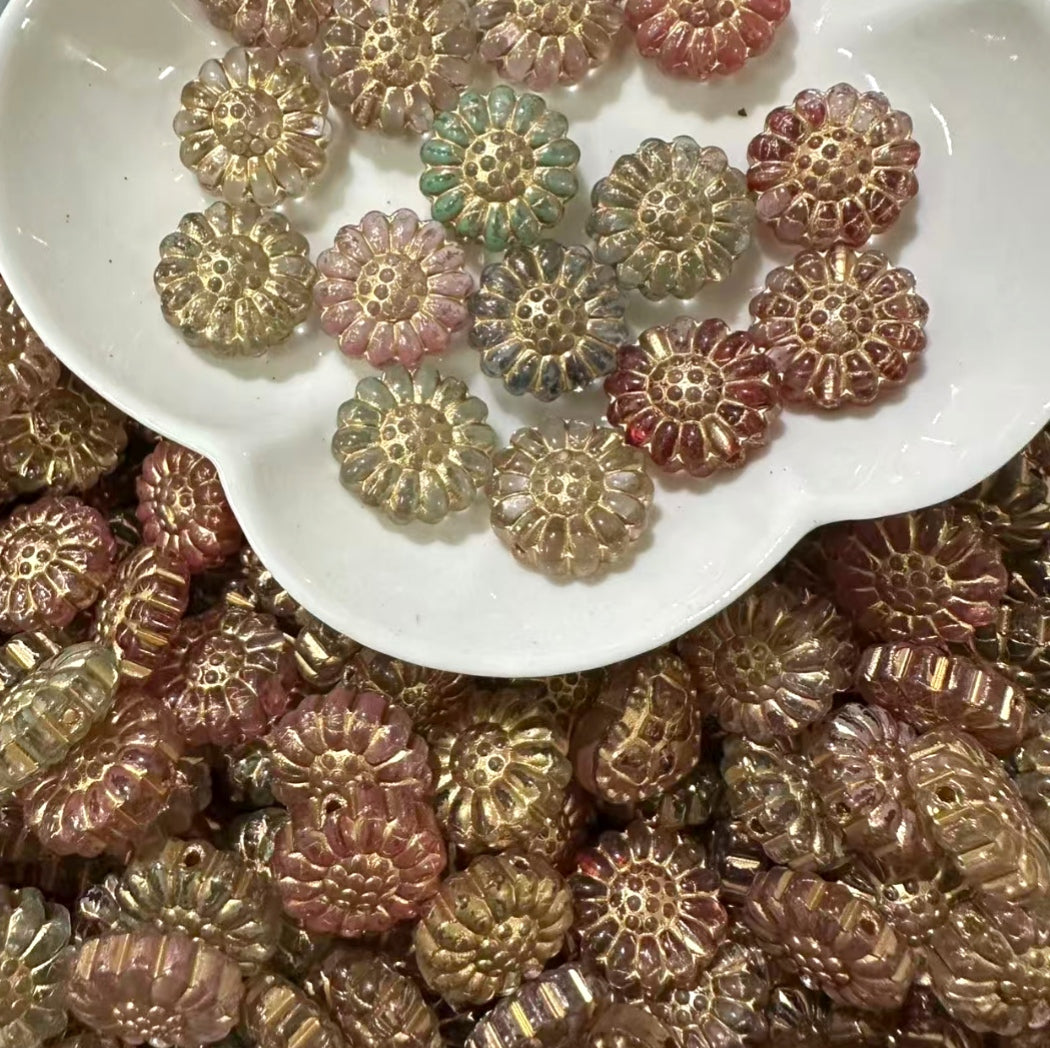 ✨【NEW】Gilded Daisy | Glass Flower Beads, Multicolor Gilded Floral Beads for DIY Jewelry