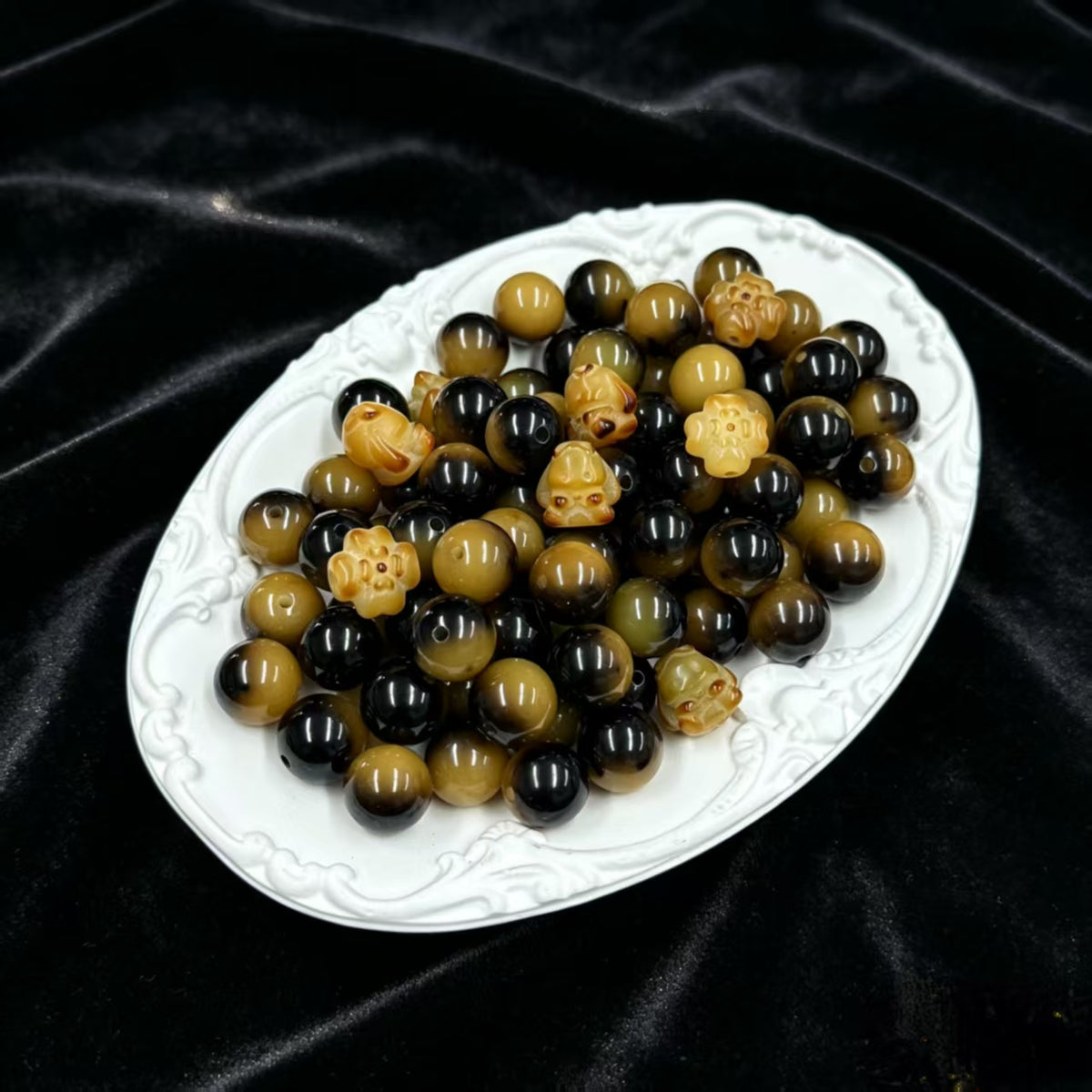 ✨【NEW】Amber Grove | 12mm Round Bodhi Beads With Carved Bunny & Four‑Leaf Flower Bodhi Beads