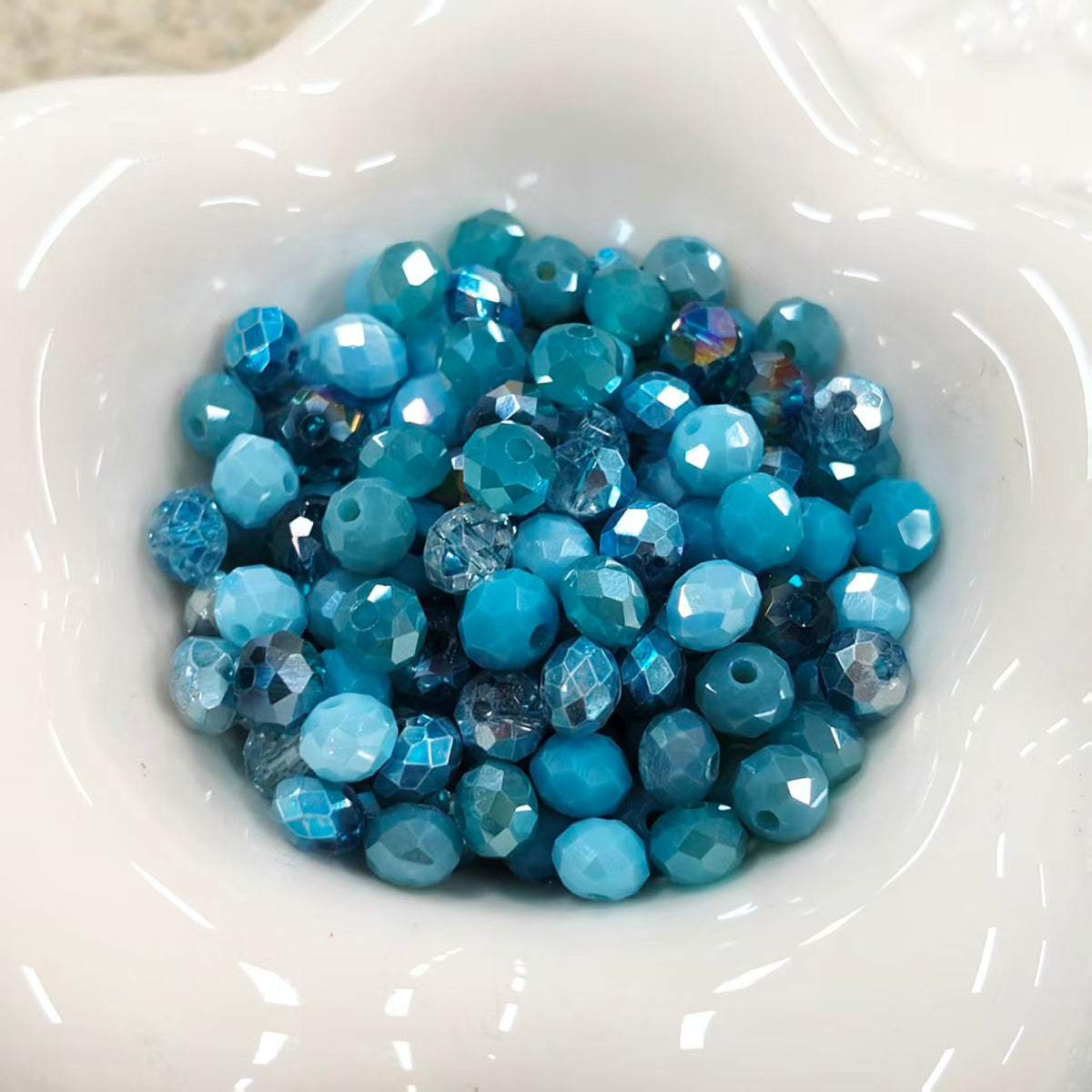 ✨【NEW】Ocean Tide | 8mm Flat‑Faceted Round Glass Beads, Mixed‑Tone Blue Beads for DIY Jewelry