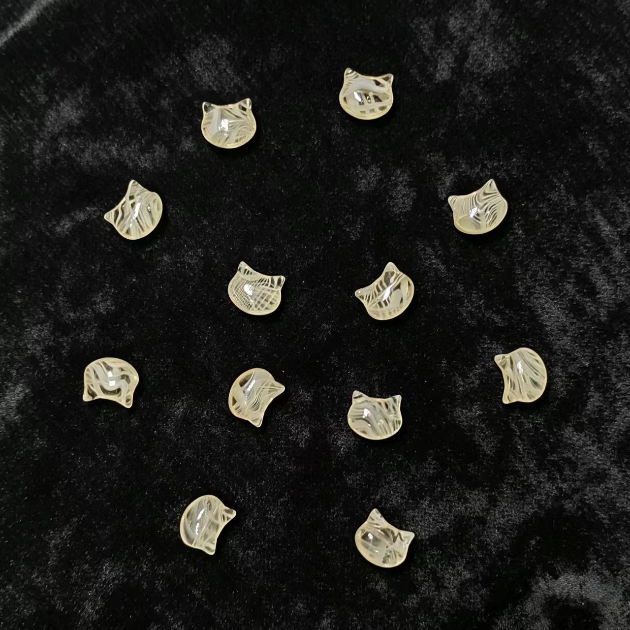 ✨【NEW】Ripple Kitty Head | Mixed‑Color Glass Beads for DIY Jewelry Making
