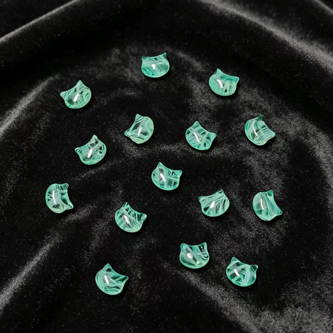 ✨【NEW】Ripple Kitty Head | Mixed‑Color Glass Beads for DIY Jewelry Making