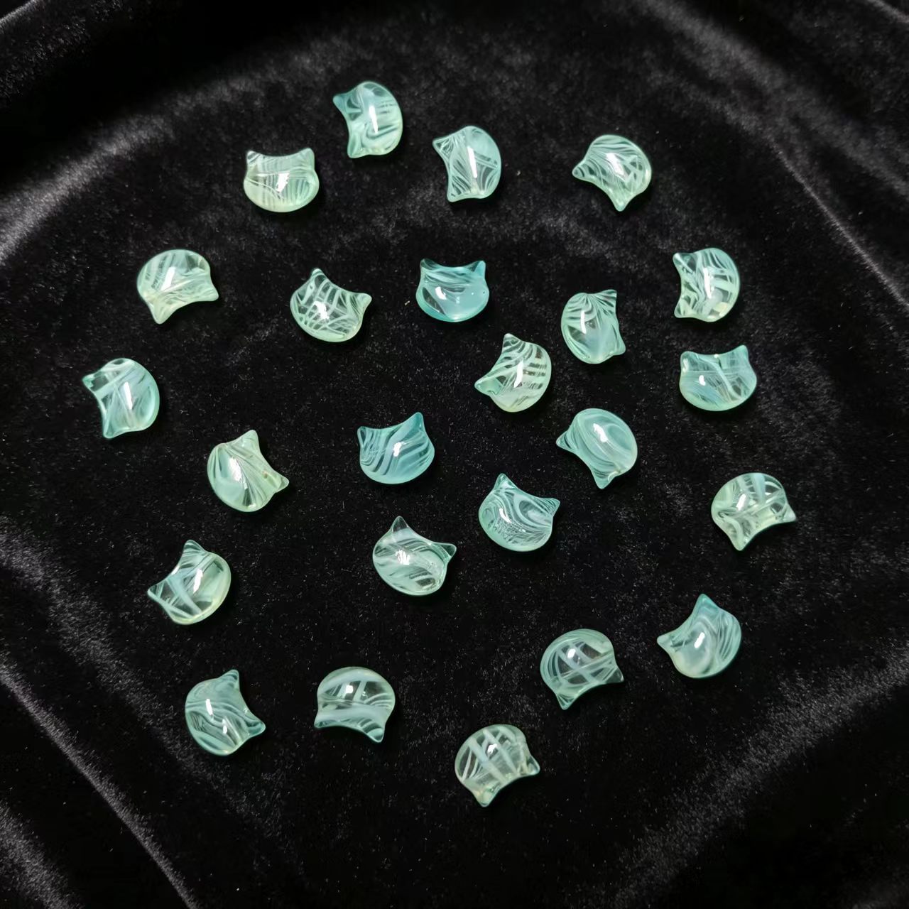 ✨【NEW】Ripple Kitty Head | Mixed‑Color Glass Beads for DIY Jewelry Making