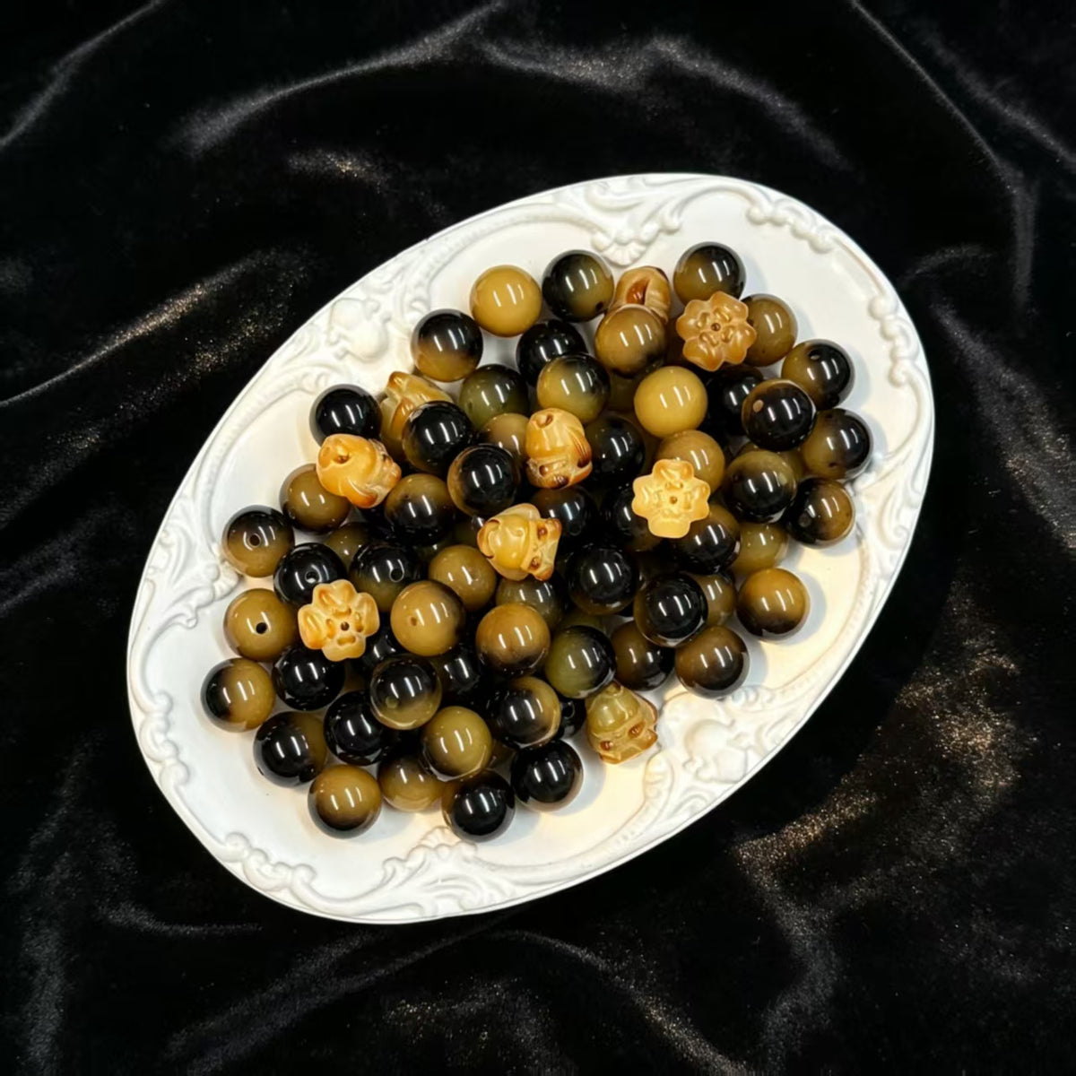 ✨【NEW】Amber Grove | 12mm Round Bodhi Beads With Carved Bunny & Four‑Leaf Flower Bodhi Beads