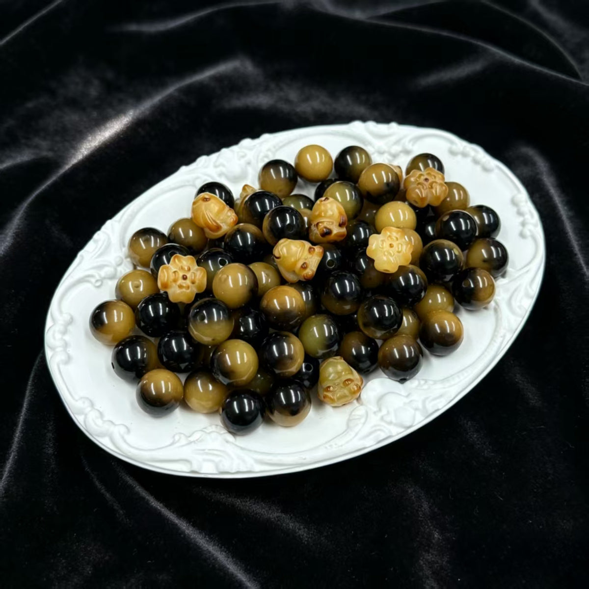 ✨【NEW】Amber Grove | 12mm Round Bodhi Beads With Carved Bunny & Four‑Leaf Flower Bodhi Beads