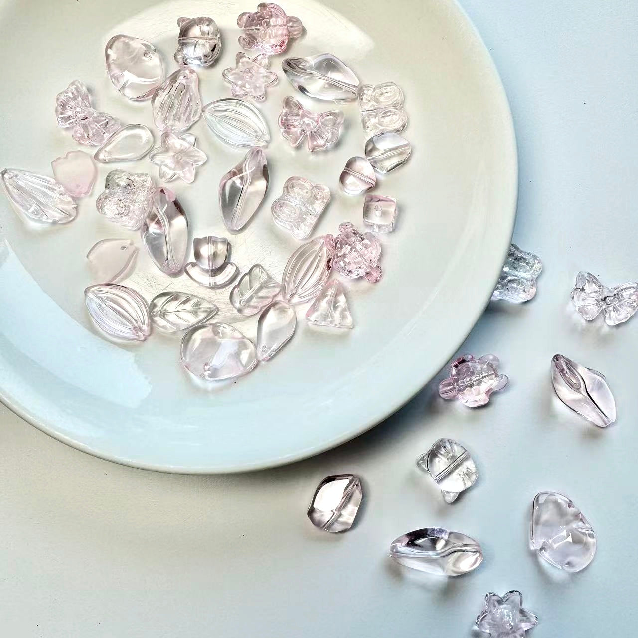 ✨【NEW】Mixed Shapes Gradient Glass Beads Mix, Iridescent Transparent Glass Charms for Handmade Jewelry DIY Bracelet Earring Craft Supplies