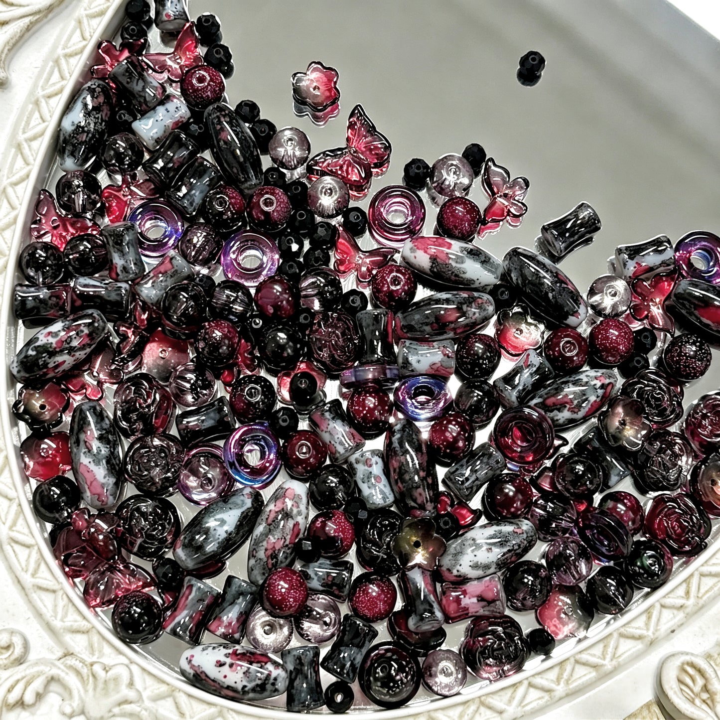 🖤【NEW】Night Crimson | Wine‑red Mottled Mixed Glass Bead Set With Butterfly Charms For DIY Jewelry Making